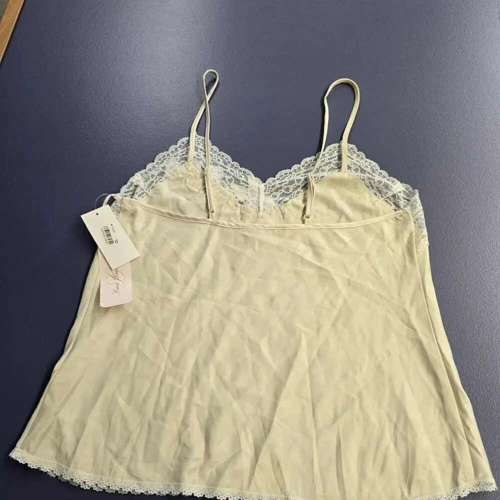 Linea Donatella Lingerie Top NWT  Floral Embroidery Size Small (A40)